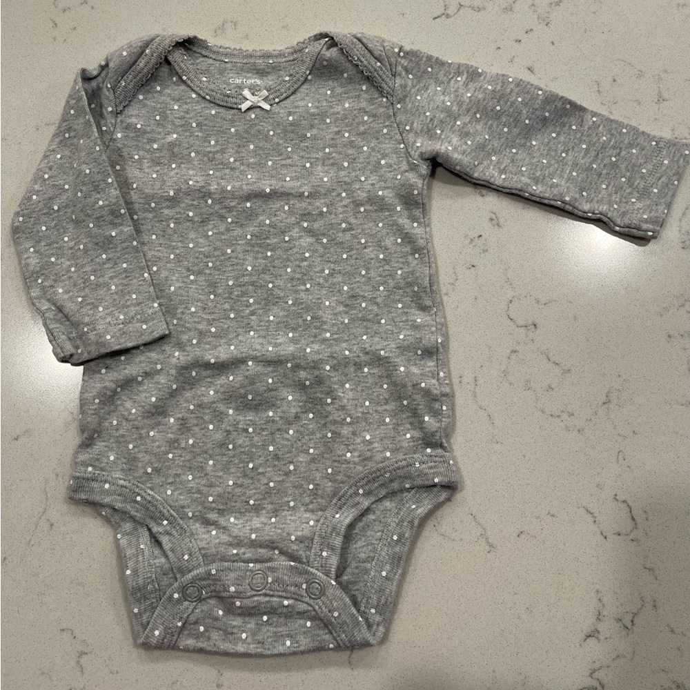 Carter’s Long sleeves Onesies 0-3M - Picture 8 of 16